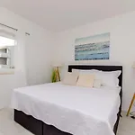 Spacious With Jacuzzi