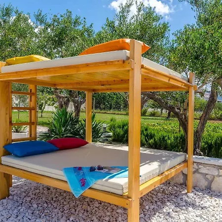 Apartment Spacious With Jacuzzi