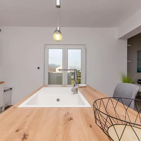 Spacious With Jacuzzi