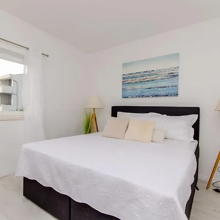 Spacious With Jacuzzi