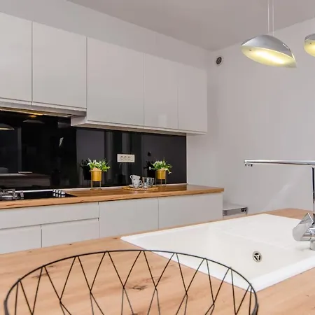 Spacious With Jacuzzi Apartment