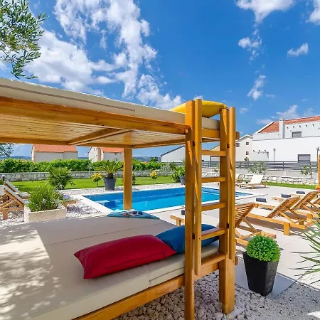 Apartment Spacious With Jacuzzi *