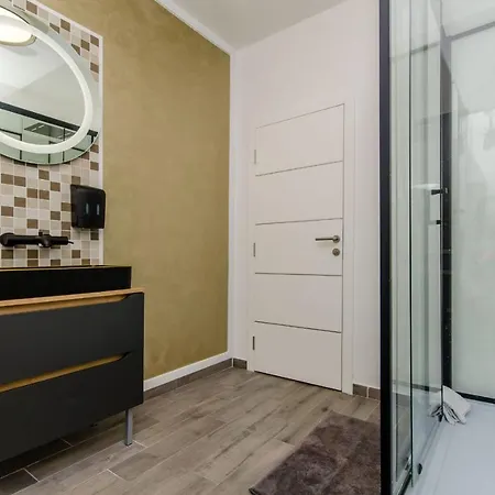 Apartment Spacious With Jacuzzi *