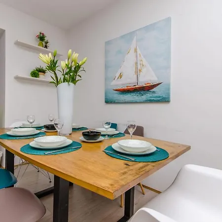 Apartment Spacious With Jacuzzi