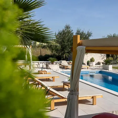 Apartment Spacious With Jacuzzi