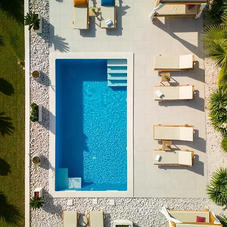 Apartment Spacious With Jacuzzi