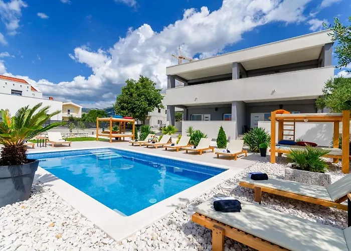 Spacious With Jacuzzi