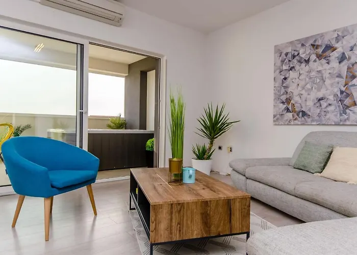 Spacious With Jacuzzi * Kaštela