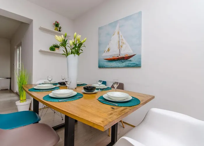 Apartament Spacious With Jacuzzi