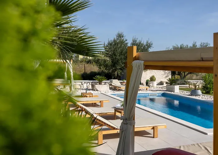 Apartament Spacious With Jacuzzi