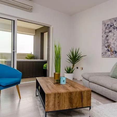 Spacious With Jacuzzi * Kaštela