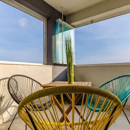 Apartment Spacious With Jacuzzi Kastela