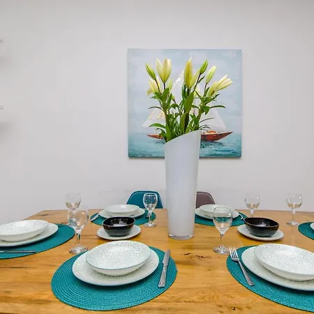 公寓 Spacious With Jacuzzi Kaštela