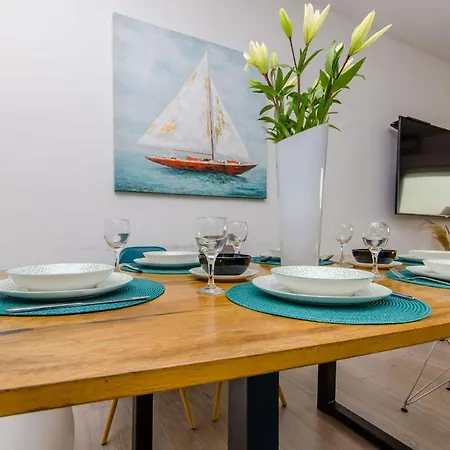 Spacious With Jacuzzi Kastela