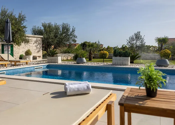 Spacious With Jacuzzi * Kaštela